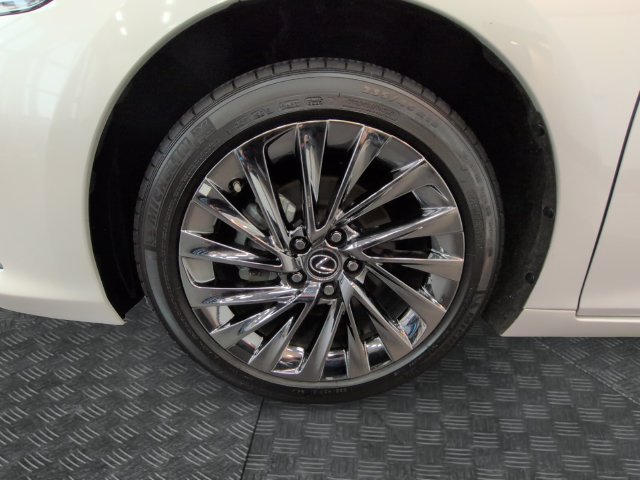 Used 2025 Lexus ES 350 Ultra Luxury w/ Accessory Package (Z2) FWD image 13