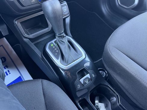 Used 2021 Jeep Renegade Latitude image 16