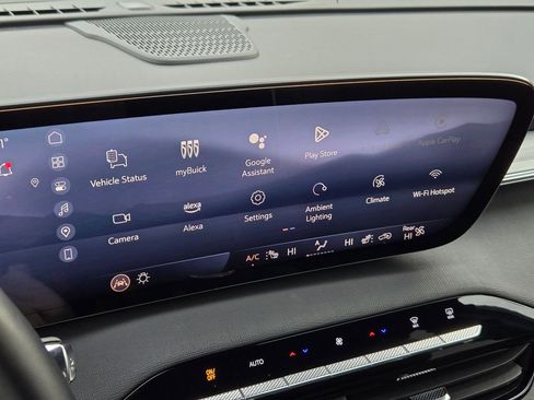 Used 2025 Buick Enclave Preferred image 17