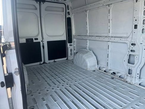 Used 2025 RAM ProMaster 2500 w/ Convenience Group FWD image 25