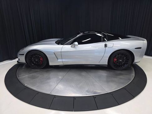 Used 2009 Chevrolet Corvette Coupe w/ Preferred Equipment Group RWD image 11