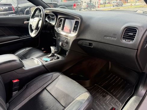 Used 2017 Dodge Charger SXT w/ AWD Premium Group image 21