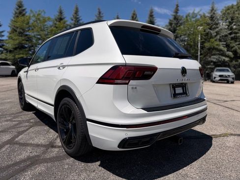 Used 2023 Volkswagen Tiguan SE R-Line AWD/4WD image 3