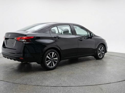 Used 2025 Nissan Versa SV image 9