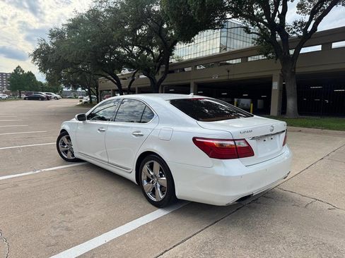 Used 2011 Lexus LS 460 w/ Comfort Pkg RWD image 4