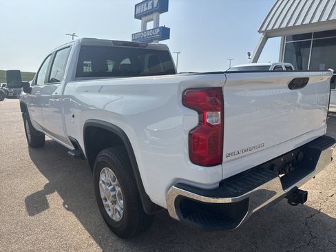 Used 2022 Chevrolet Silverado 2500 LT w/ Convenience Package AWD/4WD image 9