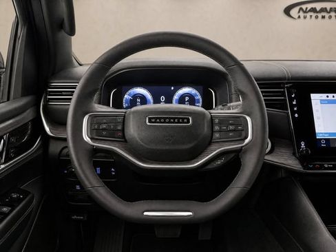 Used 2024 Jeep Wagoneer Series II w/ Flexible Seating Group RWD image 15