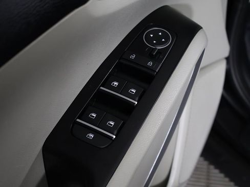 Used 2023 Kia Soul LX FWD image 32