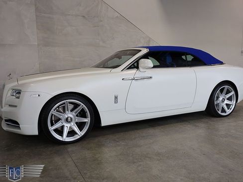 Used 2020 Rolls-Royce Dawn image 4