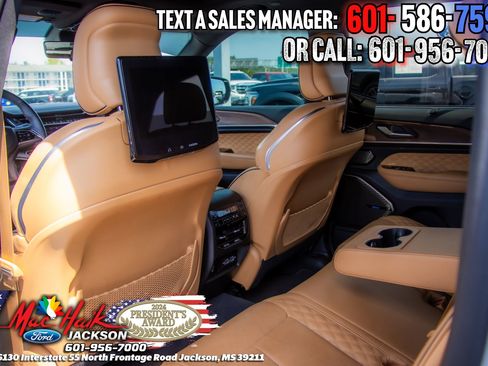 Used 2023 Jeep Grand Cherokee Summit w/ Adv Protech Group IV RWD image 11