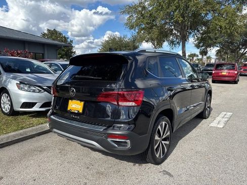 Used 2024 Volkswagen Taos SE image 7