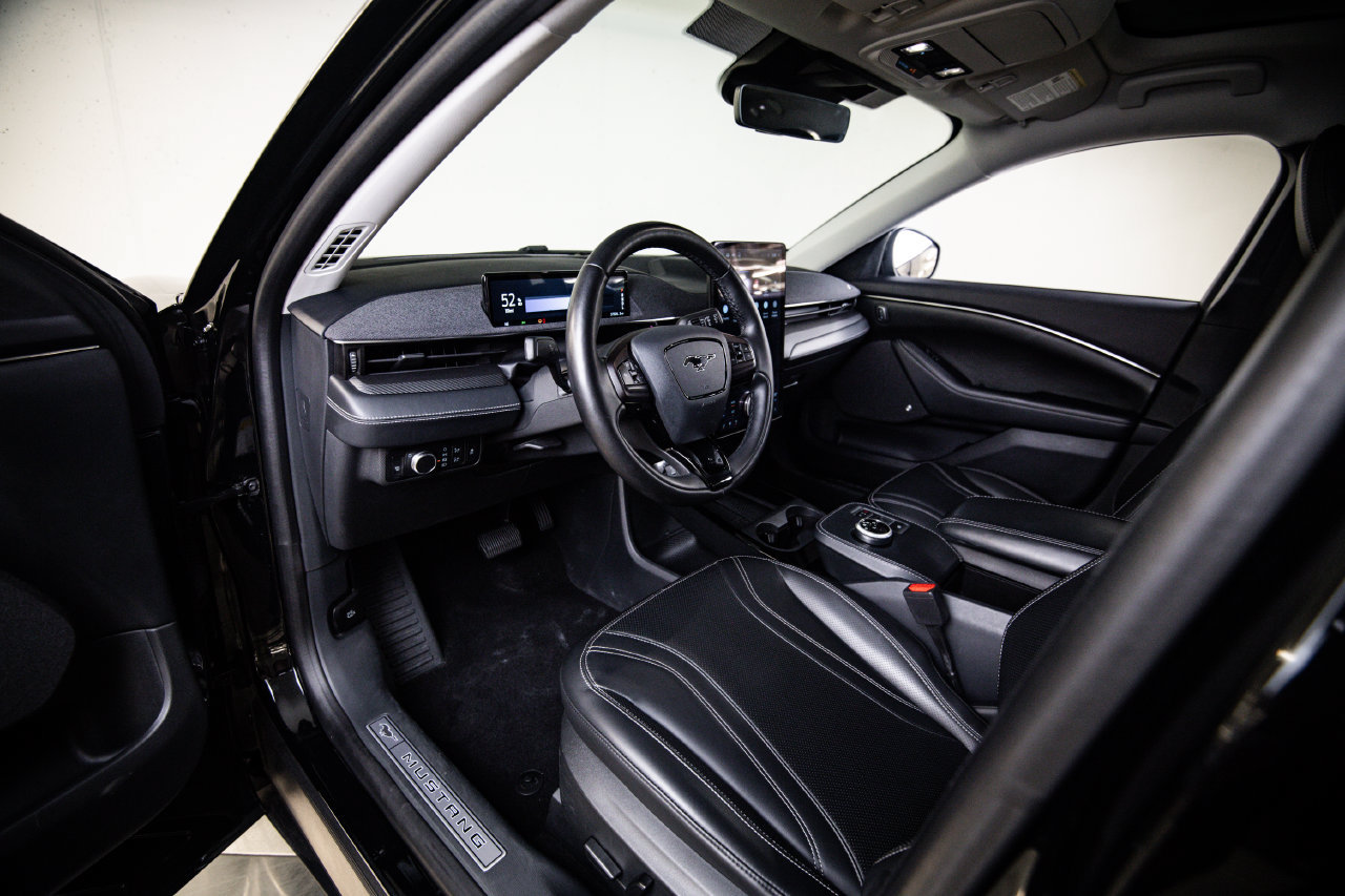 Used 2022 Ford Mustang Mach-E Premium RWD image 4