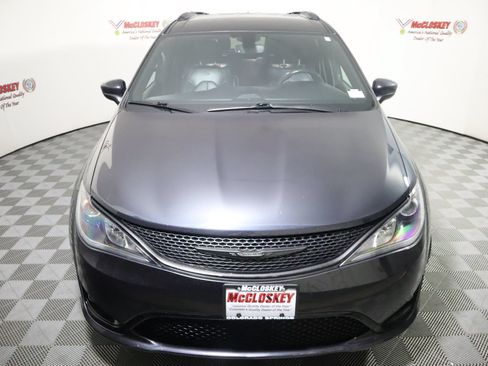 Used 2020 Chrysler Pacifica Touring-L AWD/4WD image 13