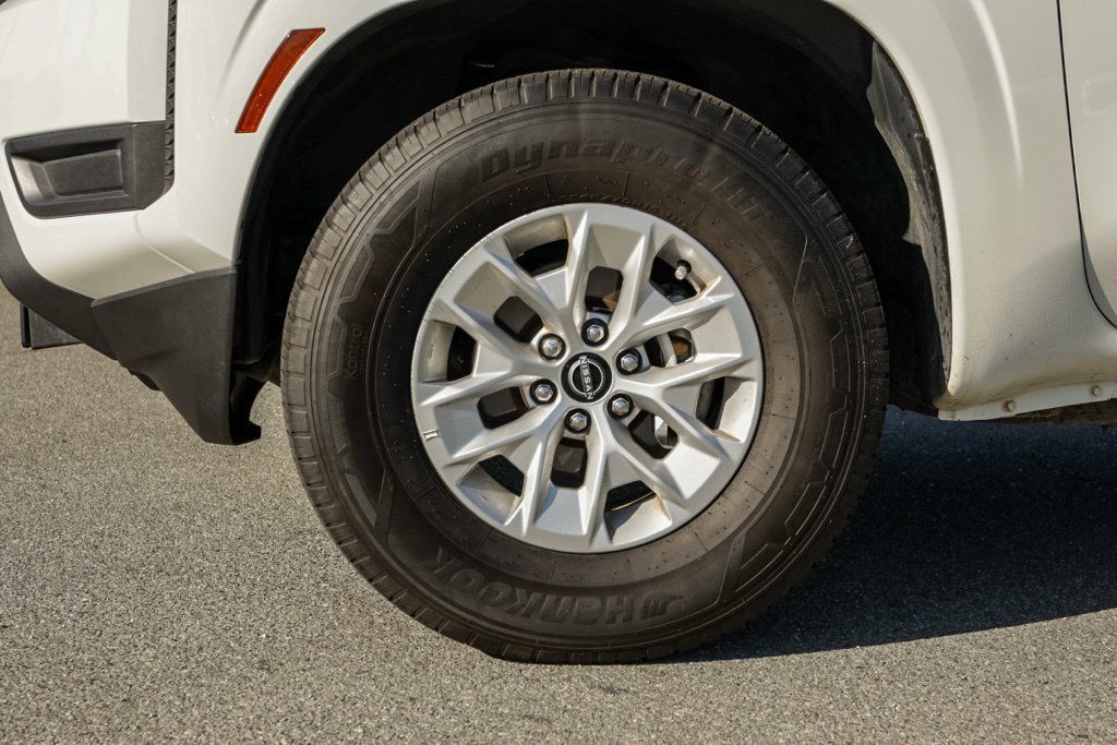Used 2025 Nissan Frontier S w/ S Utility Package RWD image 12
