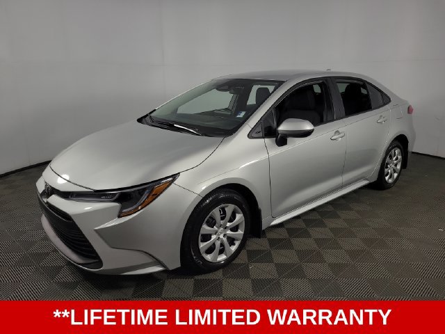 Used 2026 Toyota Corolla LE FWD image 3
