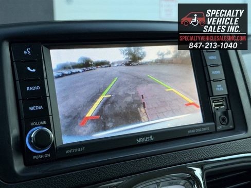 Used 2013 Chrysler Town & Country Touring FWD image 40
