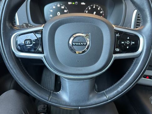 Used 2021 Volvo XC90 T5 Momentum w/ Climate Package AWD/4WD image 3
