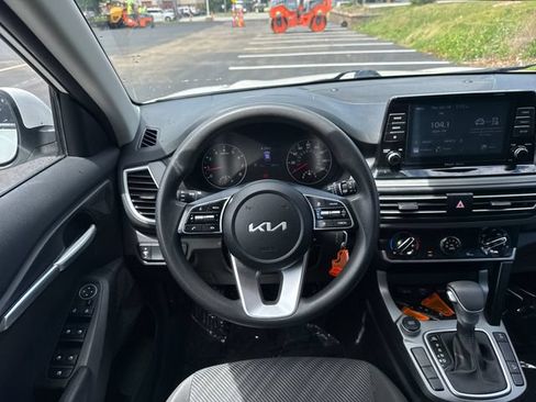 Certified 2023 Kia Seltos LX AWD/4WD image 15