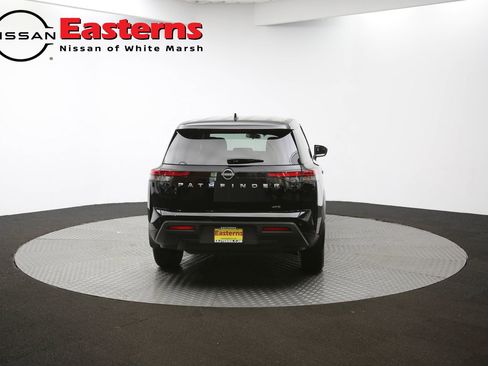 Used 2025 Nissan Pathfinder S image 56