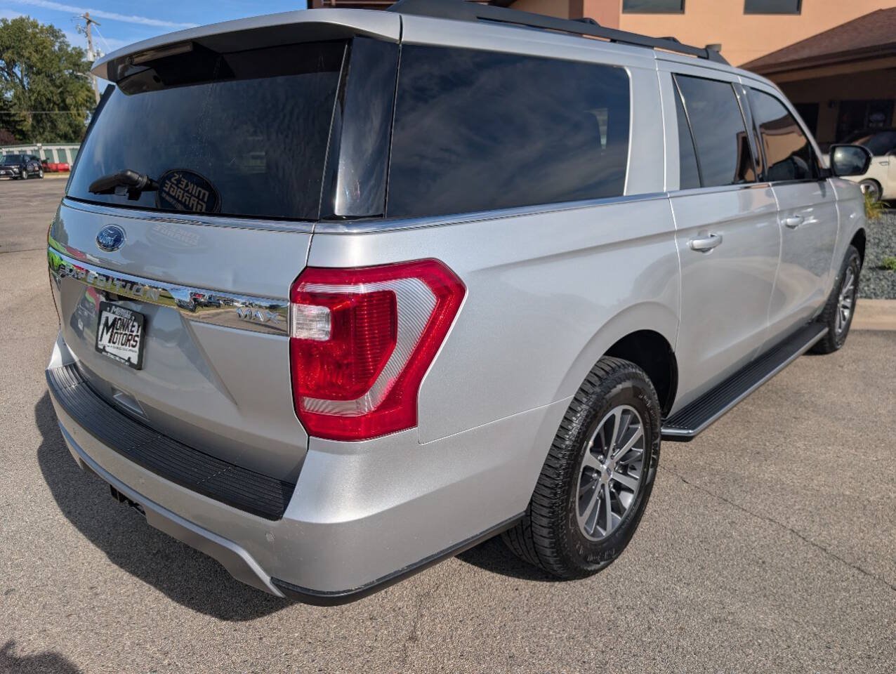 Used 2018 Ford Expedition Max XLT w/ Equipment Group 202A AWD/4WD image 9