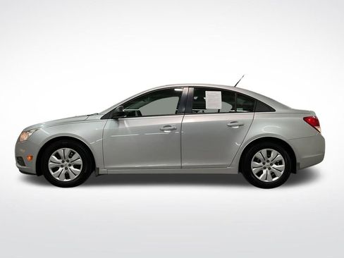 Used 2013 Chevrolet Cruze LS FWD image 25