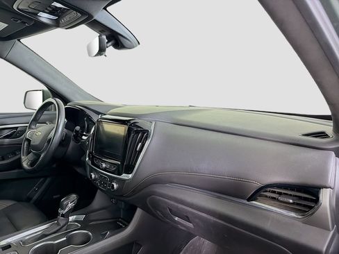 Used 2022 Chevrolet Traverse LT w/ LT Premium Package AWD/4WD image 34