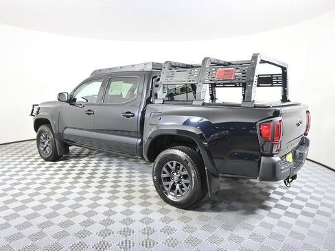 Used 2020 Toyota Tacoma SR5 AWD/4WD image 4