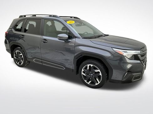 Certified 2025 Subaru Forester Limited image 9