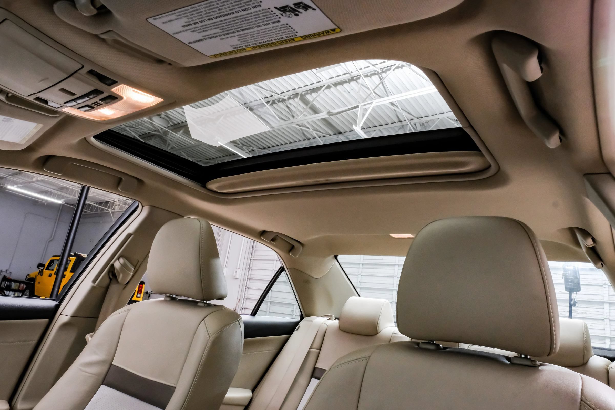 Used 2013 Toyota Camry XLE w/ Leather Pkg FWD image 4