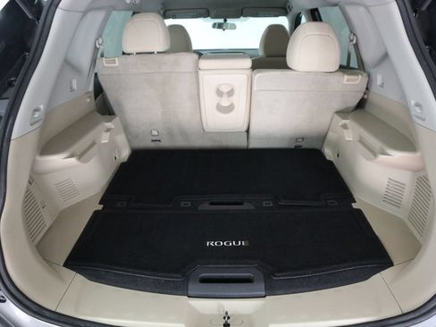 Used 2016 Nissan Rogue S w/ Appearance Package FWD image 27