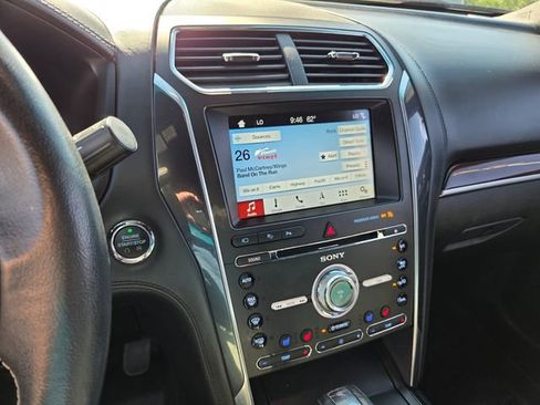 Used 2018 Ford Explorer Platinum AWD/4WD image 24