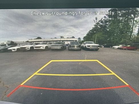 Used 2023 Hyundai Elantra SE image 29