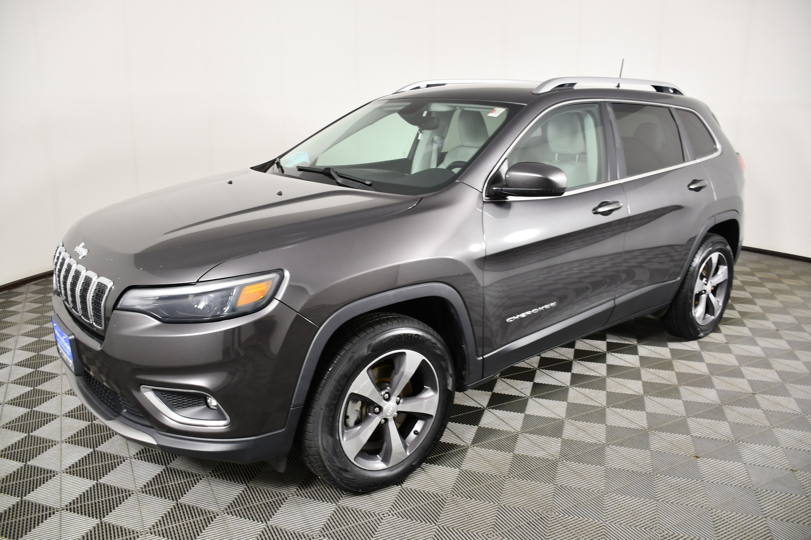 Used 2020 Jeep Cherokee Limited AWD/4WD image 10