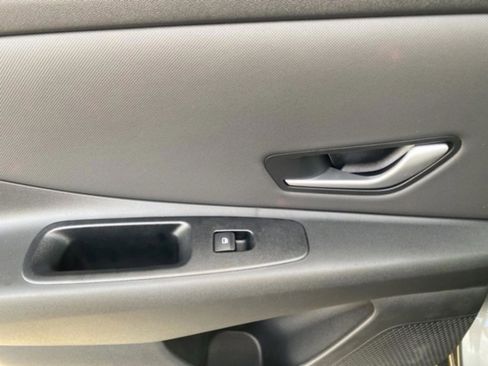 New 2026 Hyundai Elantra Limited image 30