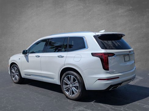 Certified 2025 Cadillac XT6 Premium Luxury w/ Platinum Package AWD/4WD image 4