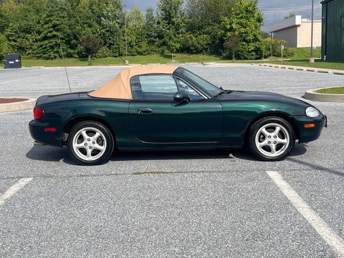 Used 1999 MAZDA MX-5 Miata RWD image 10