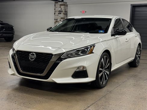Used 2020 Nissan Altima 2.5 SR AWD/4WD image 3