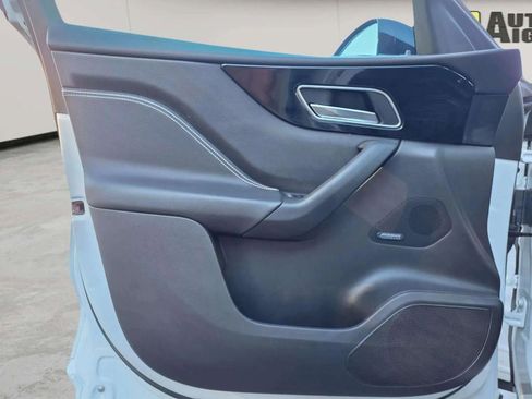 Used 2018 Jaguar F-PACE R-Sport image 30