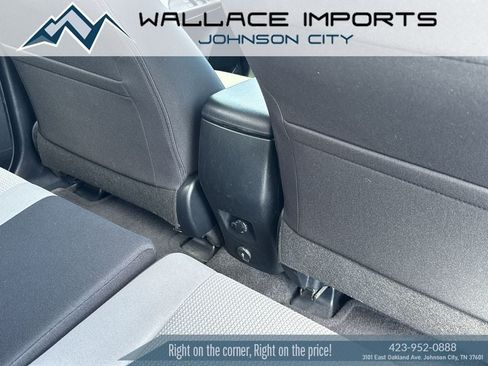 Used 2017 Toyota RAV4 XLE FWD image 39