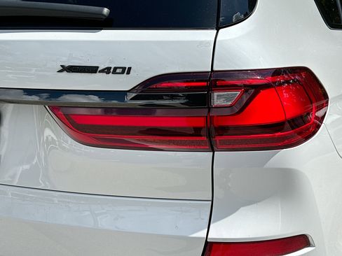 Used 2022 BMW X7 xDrive40i w/ M Sport Package image 34