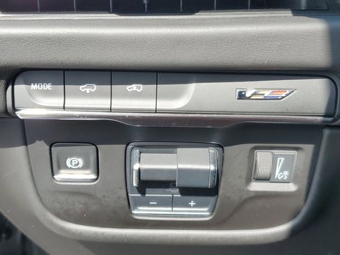 Used 2025 Cadillac Escalade V w/ LPO, Floor Liner Package AWD/4WD image 23
