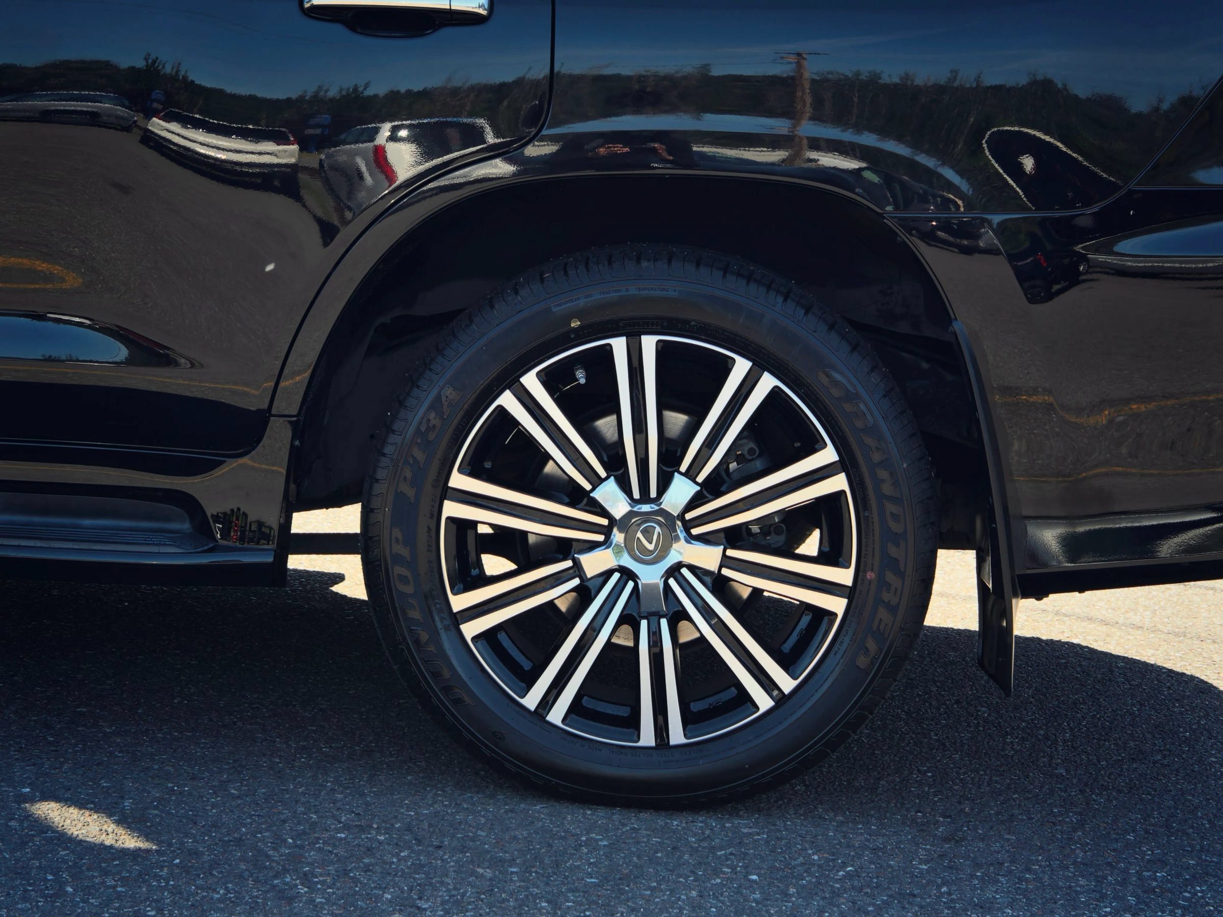 Used 2018 Lexus LX 570 4WD image 68