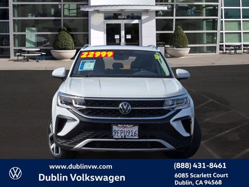 Certified 2023 Volkswagen Taos SEL image 2
