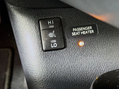 Used 2016 Toyota Prius Four Touring w/ Premium Convenience Package image 21