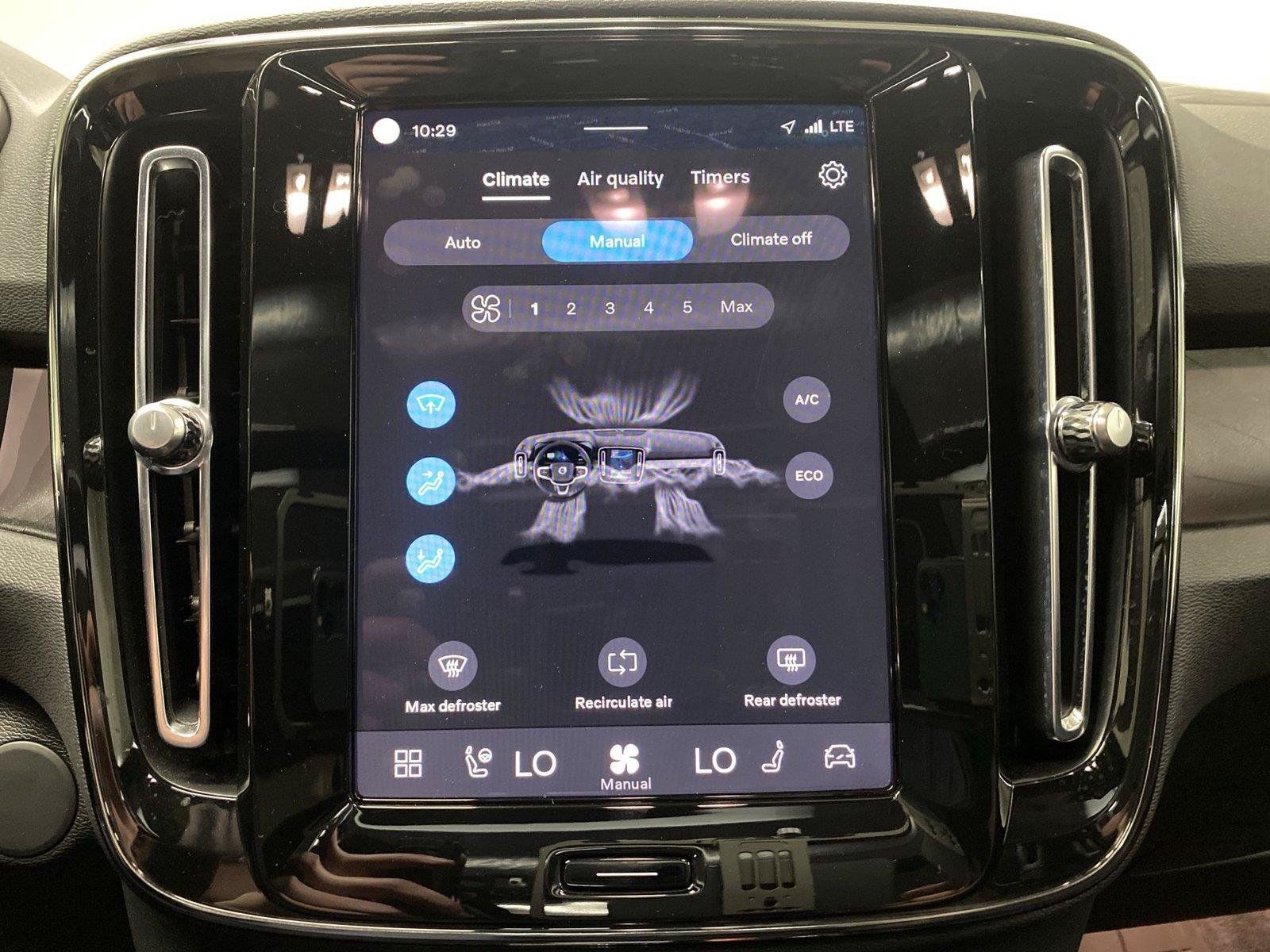 Used 2023 Volvo XC40 Recharge Ultimate w/ Protection Package Premier AWD/4WD image 21