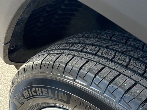 New 2026 Jeep Grand Cherokee L 4WD image 10