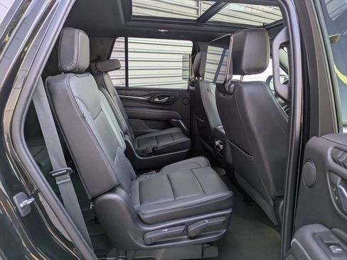 Used 2021 GMC Yukon Denali w/ Denali Premium Package image 35