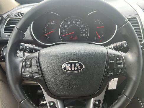 Used 2015 Kia Sorento LX image 7