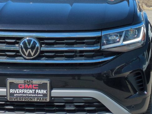 Used 2022 Volkswagen Atlas Cross Sport SE AWD/4WD image 50