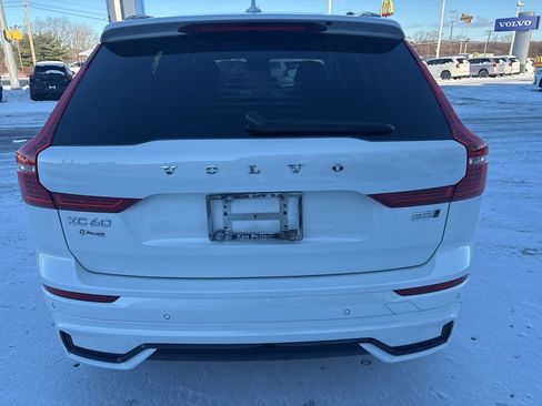 Certified 2025 Volvo XC60 B5 Core image 6